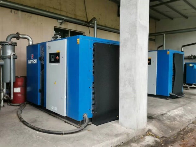 領.先的無油技術-水潤滑雙螺桿