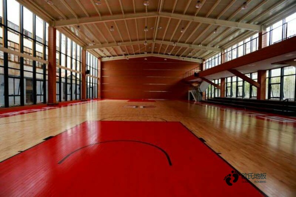 校園運(yùn)動(dòng)場館木地板施工1
